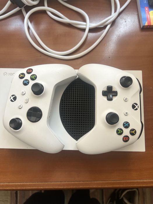 Vand consola xbox seria s