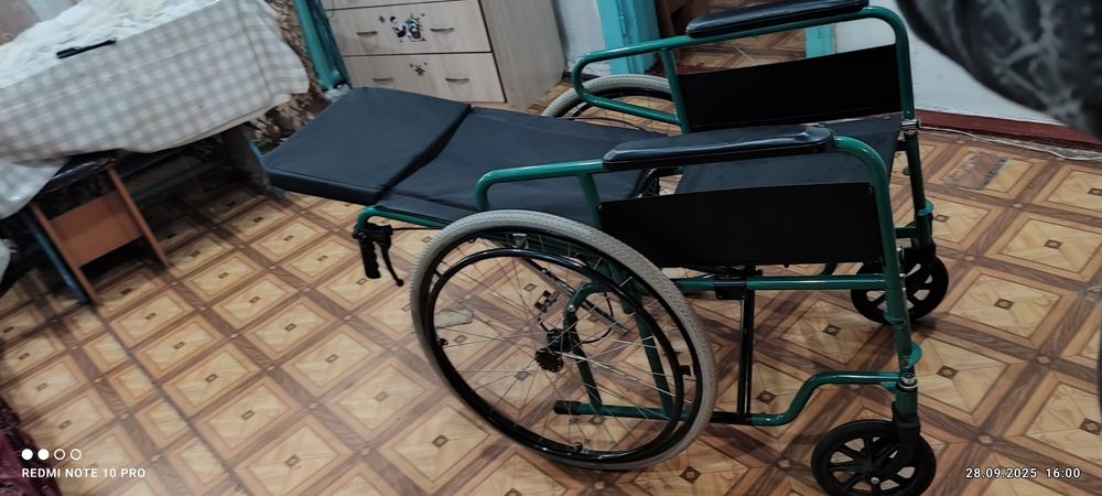 Продам инвалидную коляску