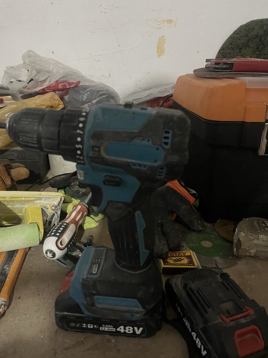 Шуруповерт батареечный