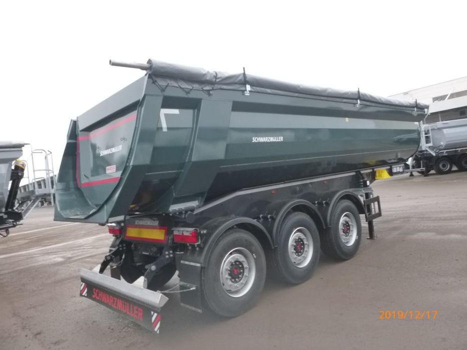 1 Captractoare și 3 semiremorci