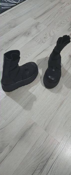 Ghete uddy noi  ,negre