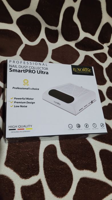 Aspirator Praf manichiură