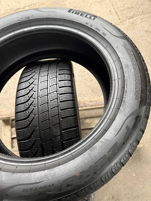 2x Anvelope Iarna 245/50 R19 - Pirelli P Zero Winter cu steluta BMW