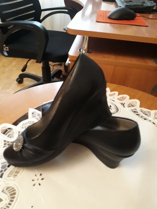 Продам туфли женские