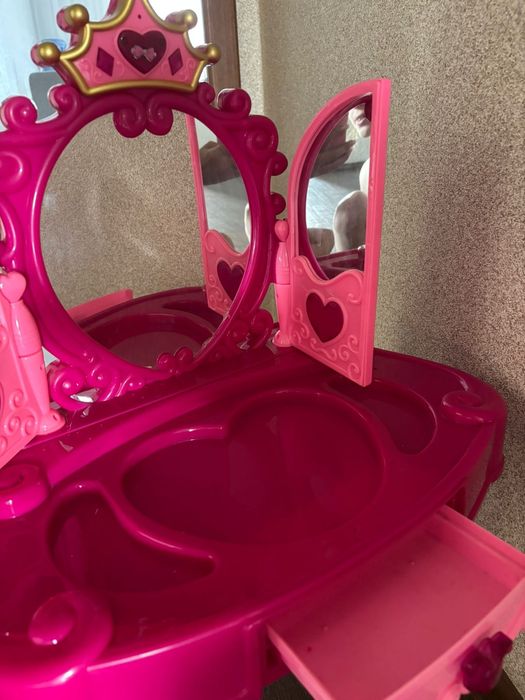 Детский туалетный столик