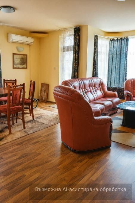 Тристаен апартамент в района на Бриз!