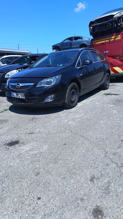 Opel Astra J 2.0 CDI НА ЧАСТИ!!!