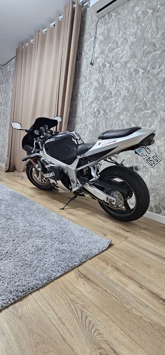 Продам мотоцикл suzuki