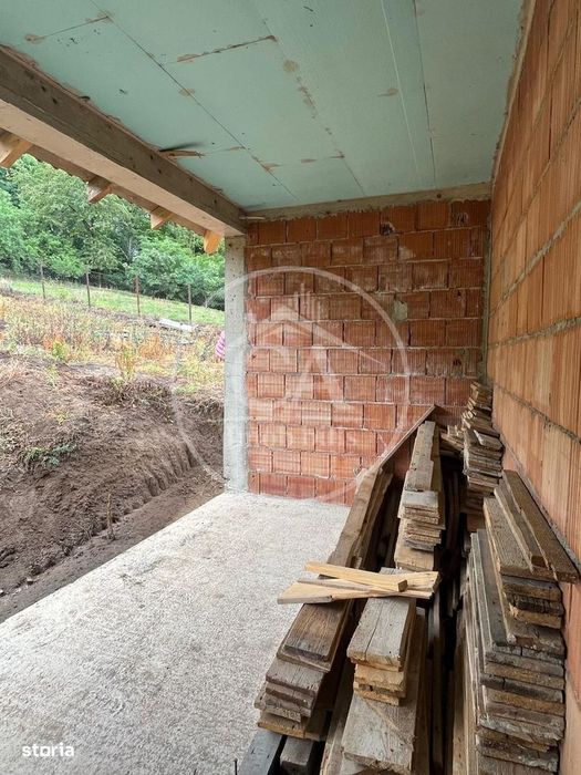 Casă cu 4 camere de vânzare în Hidișelul de Sus, Bihor