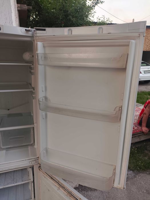 Холодильник Indesit