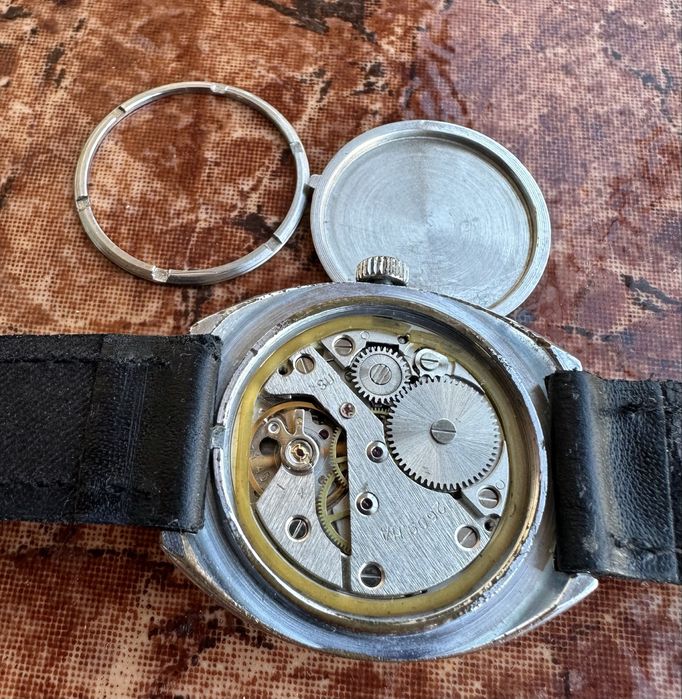 Сьветски рьчен механичен часовник Ракета,75-80 години.