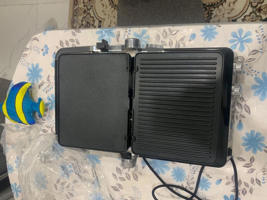 Гриль Braun CG7040 черный