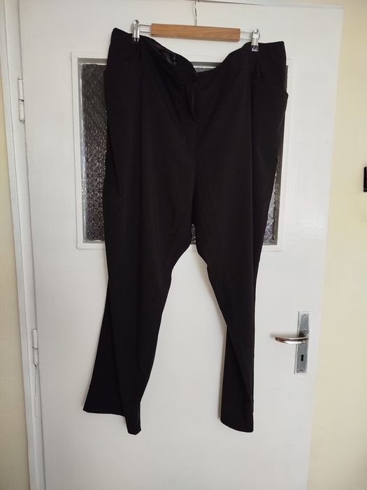 Нов черен панталон  3 хл