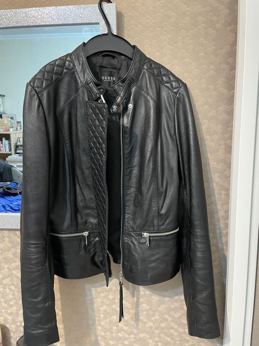 яке GUESS естествена кожа