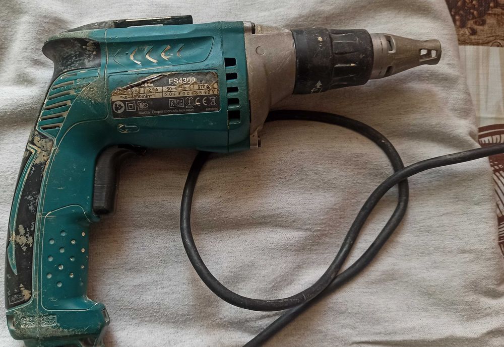 Masina de insurubat (filetanta) pentru rigips , Makita FS4300