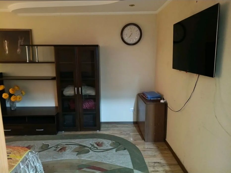 Продаётся 2 комн остановка Диана