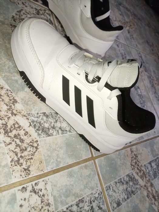 Vând Adidași adidas