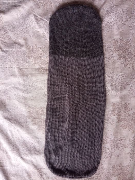 Зимна двулицева шапка