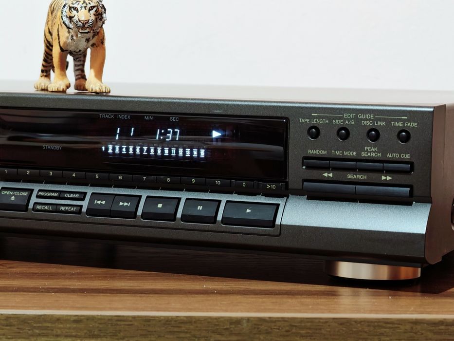 Technics SL-PG360A. Cd player de clasă. Ca nou. Preț fix !