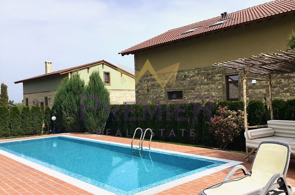 Продава се Къща в с. Приселци, Област Варна - 330 кв.м за 1455 €/кв.м - Снимка #4