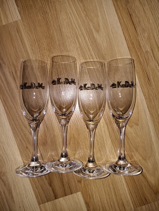 Pahare șampanie noi