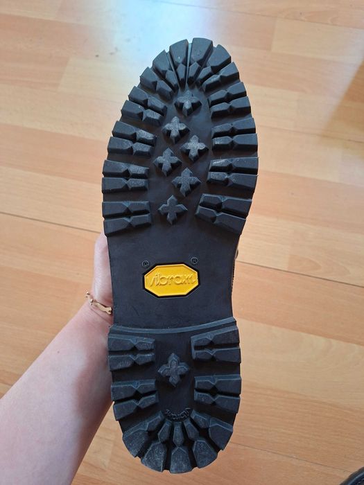 Pantofi tip Norweger, Vass shoes Budapest