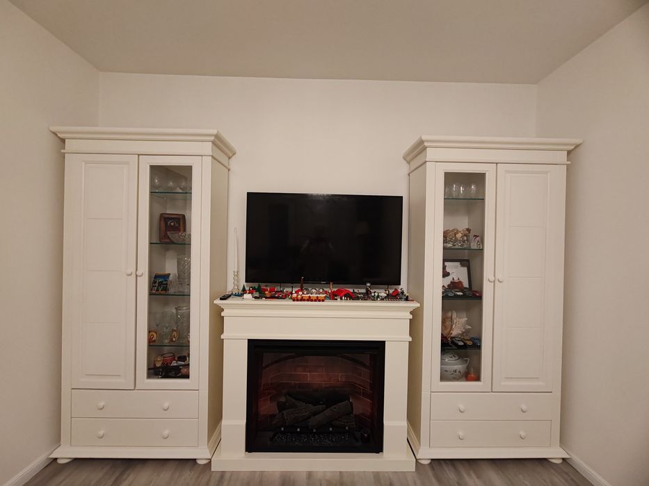 Set 2 vitrine lemn masiv. Producator-Romania.