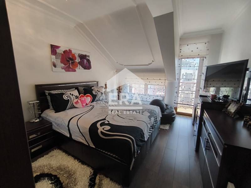 Продава се Многостаен апартамент в Хасково, Дружба 1 - 150 кв.м за 1454 €/кв.м - Снимка #11