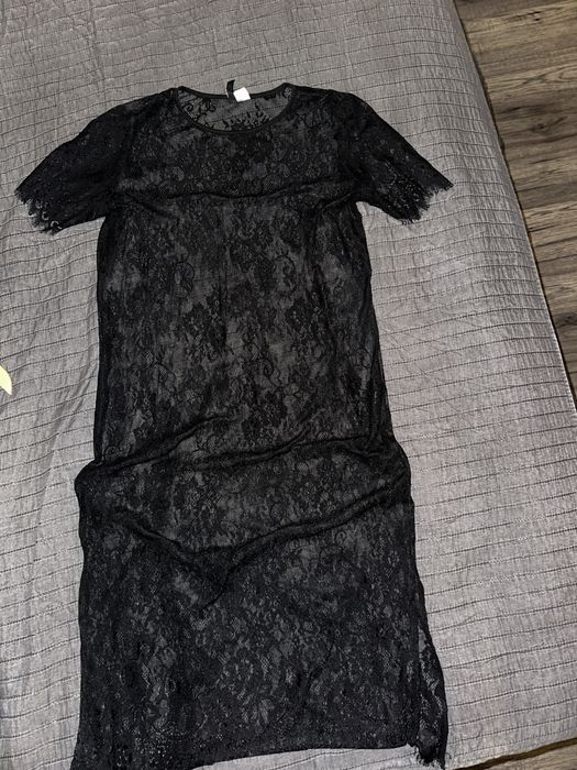 Дантелена черна рокля