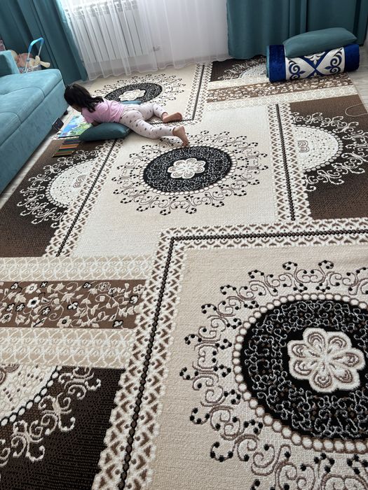 Продам ковры и шторы