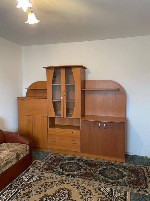 Dau în chirie garsonieră, persoană fizică