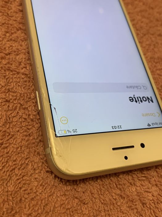 Iphone 8 Alb. Spate fisurat. Display fisurat