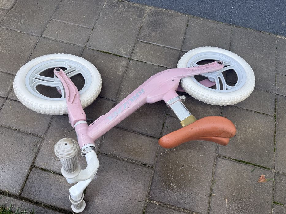 Bicicletă fără pedale Kruzer – roz, pentru copii