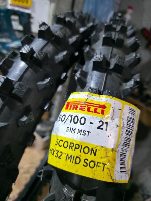 2 bucati 80 100 21 Pirelli Scorpion MidSoft  (90 90 21 )