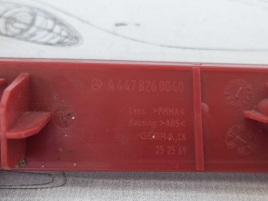 Stop / Catadioptru / Ochi de Pisică Bară Spate Stânga Mercedes-Benz Vito W447 2018 / 2014-2024 Cod OEM A4478260040 (5C2)