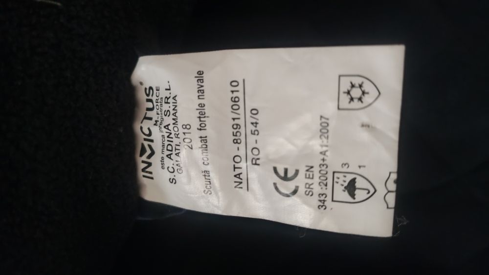 Ținutà combat +impermeabil oras cu căptușeală.