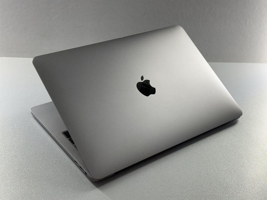 MacBook Pro 2019 | 13.3″ Retina | 16GB RAM | 512GB SSD