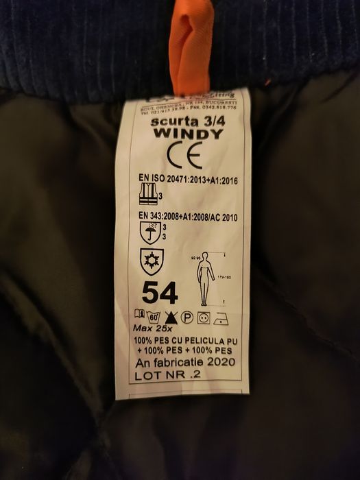 Scurtă impermeabilă