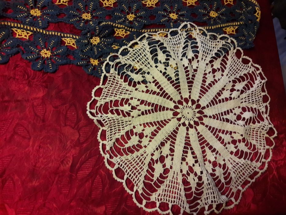 Ризи от народни носии от Лудогорието,черга,кърпи,кувьор и карета.