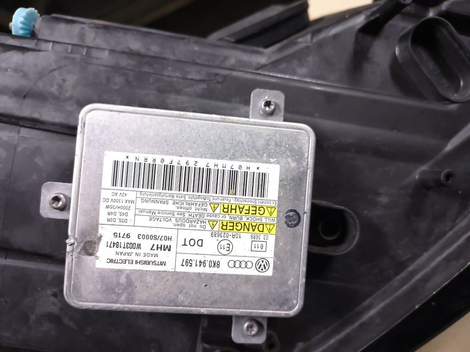 Ляв ксенонов фар Ауди А3 8П фейслифт оригинален