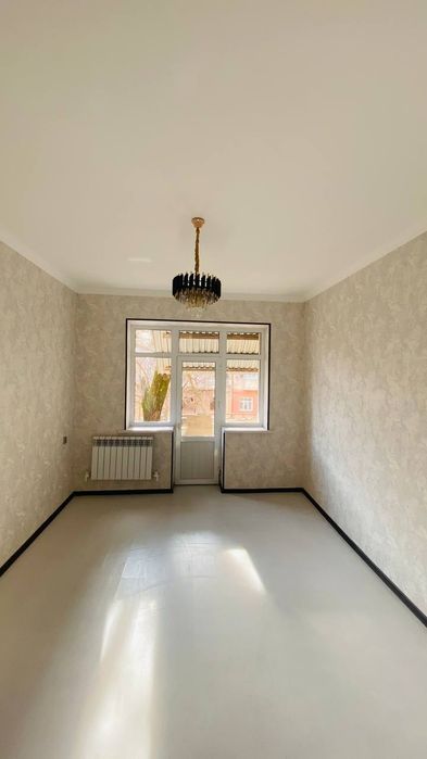 Срочно продаётся квартира в Чирчике 3-комнатная