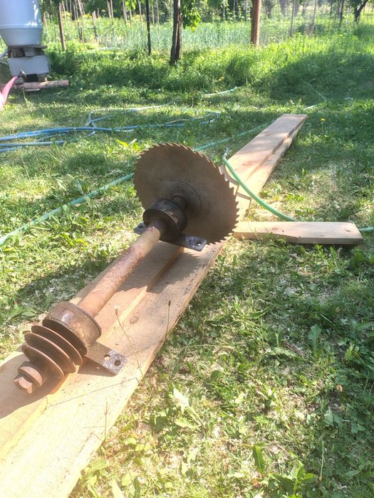 Vând ax circular plus disc taiere