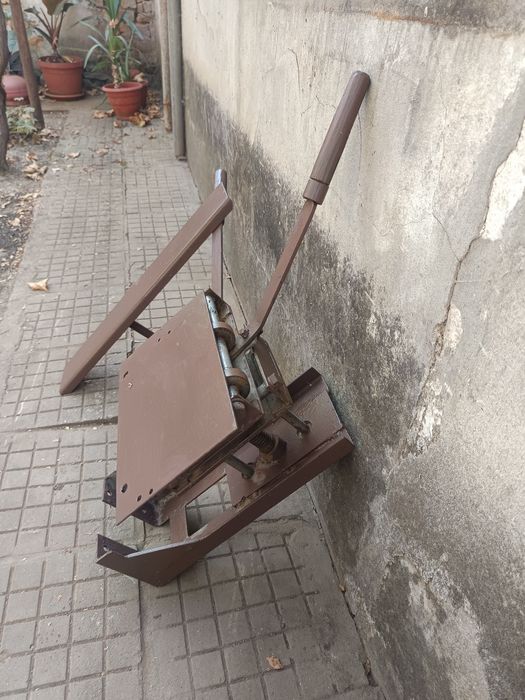 Три операционна дърводелска машина