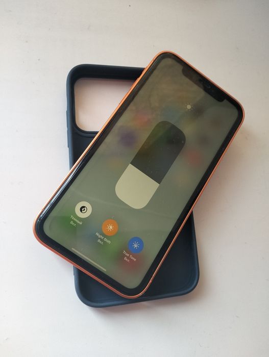 iPhone XR 128GB в корпусе iPhone 17 Pro