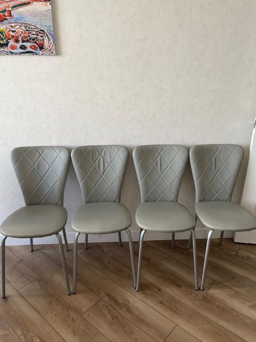 Продам стол и стулья