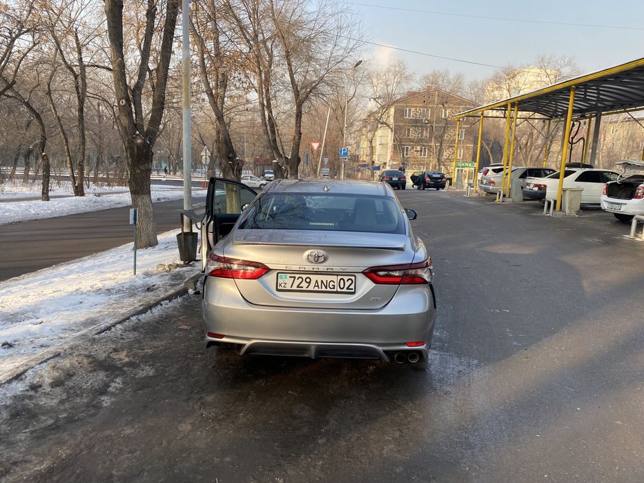 Автомашина Тойота Камри