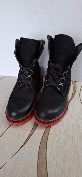 Ghete de dama , mărimea 38