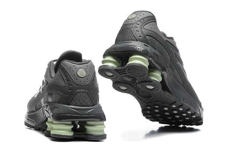 Продавам нови мъжки маратонки Nike Air Max Shox ride SP