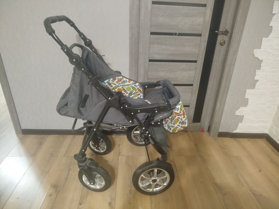 Коляска в хорошем состоянии