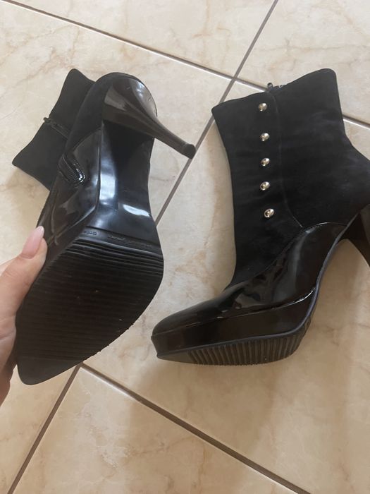 Botine negre cu toc și platforma